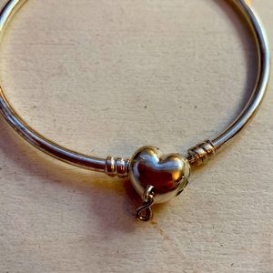PANDORA Infinity Hearts Clasp Silver Bangle